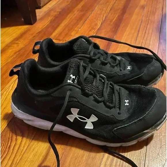 Under Armour Other - Under Armour sneakers size 6Y